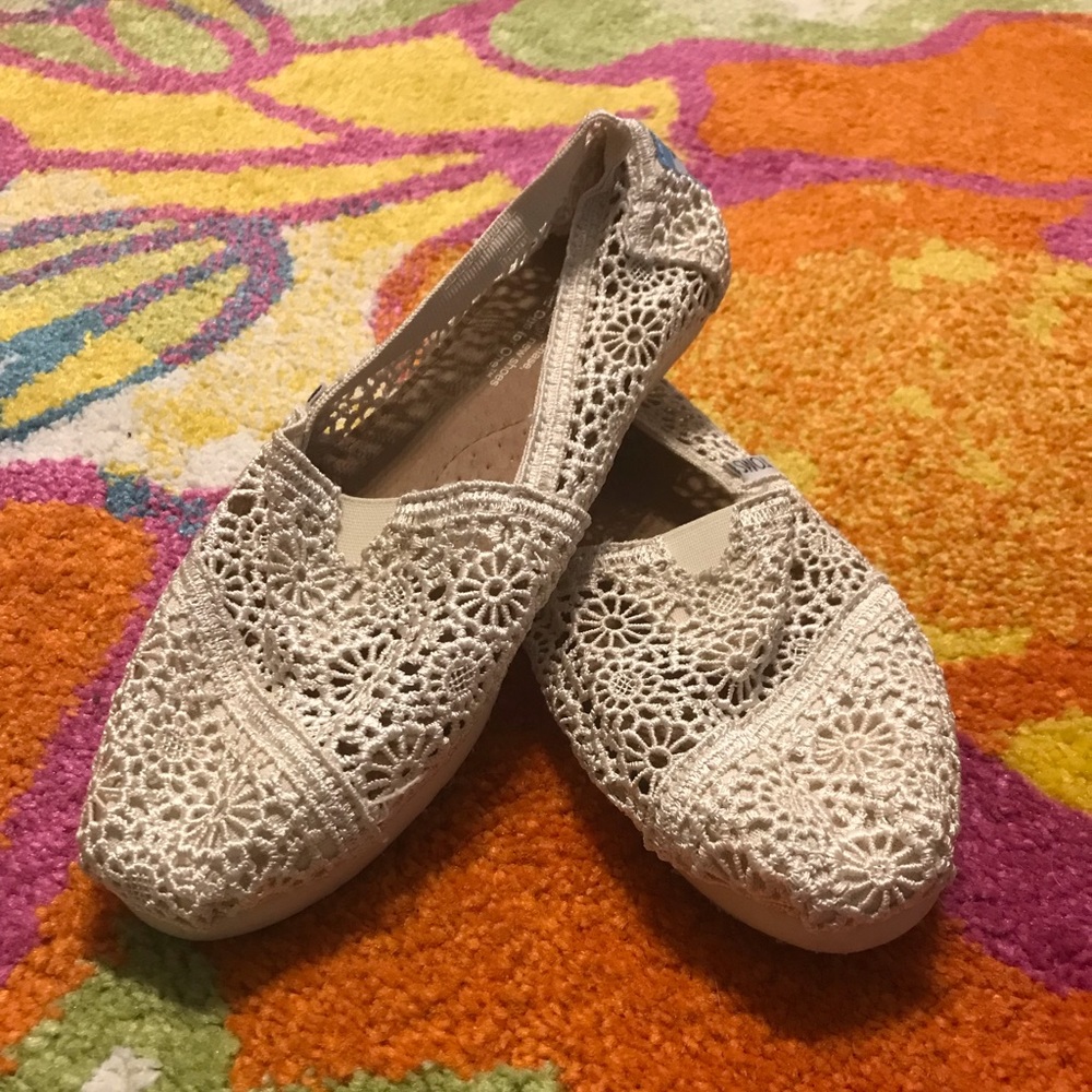 NEW: Toms Women’s Classic Crochet Slip On